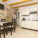 Apartamento And Ivica *