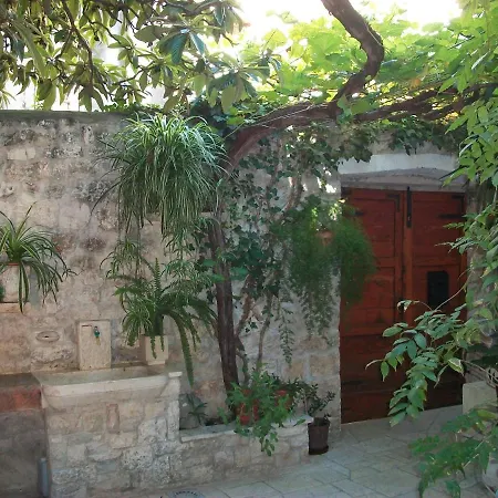 Apartment And Ivica