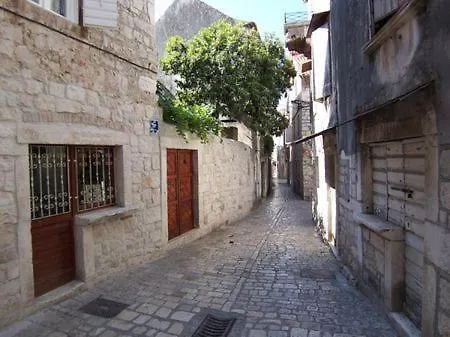 Apartamento And Ivica *